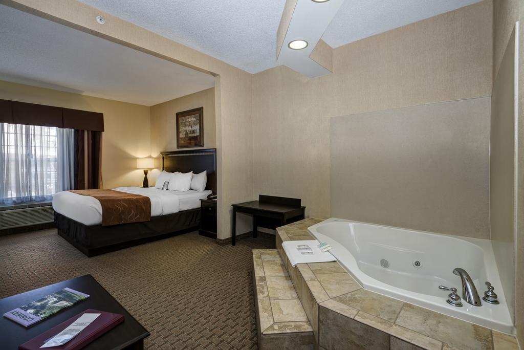 คอมฟอร์ต สวีท คอนเวย์ อีสต์ Hotel ภายนอก รูปภาพ